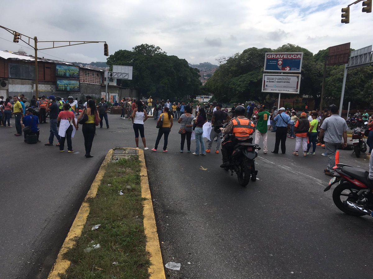 No hay paso hacia El Llanito por protesta de vecinos