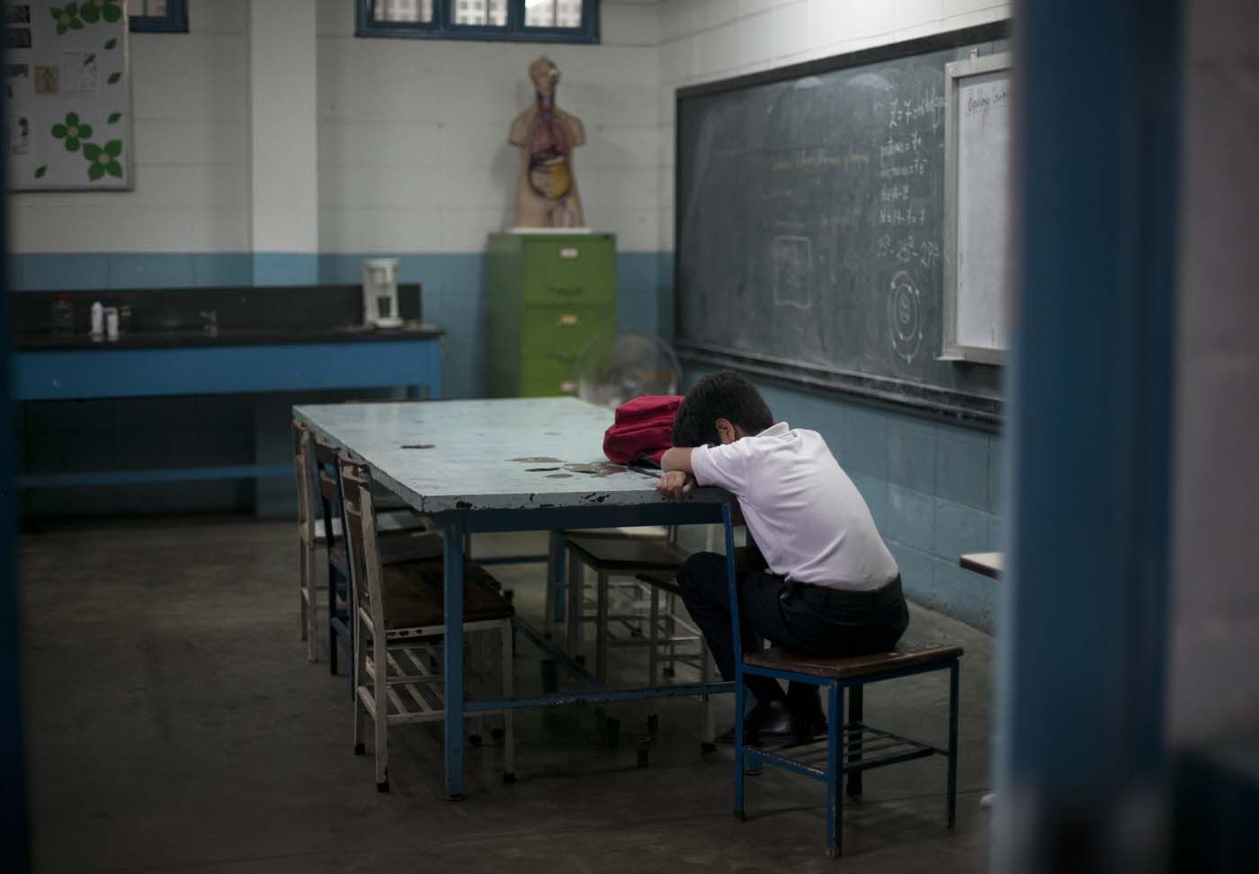 Colegios reportan niños dejados en Venezuela mientras sus padres tienen que emigrar