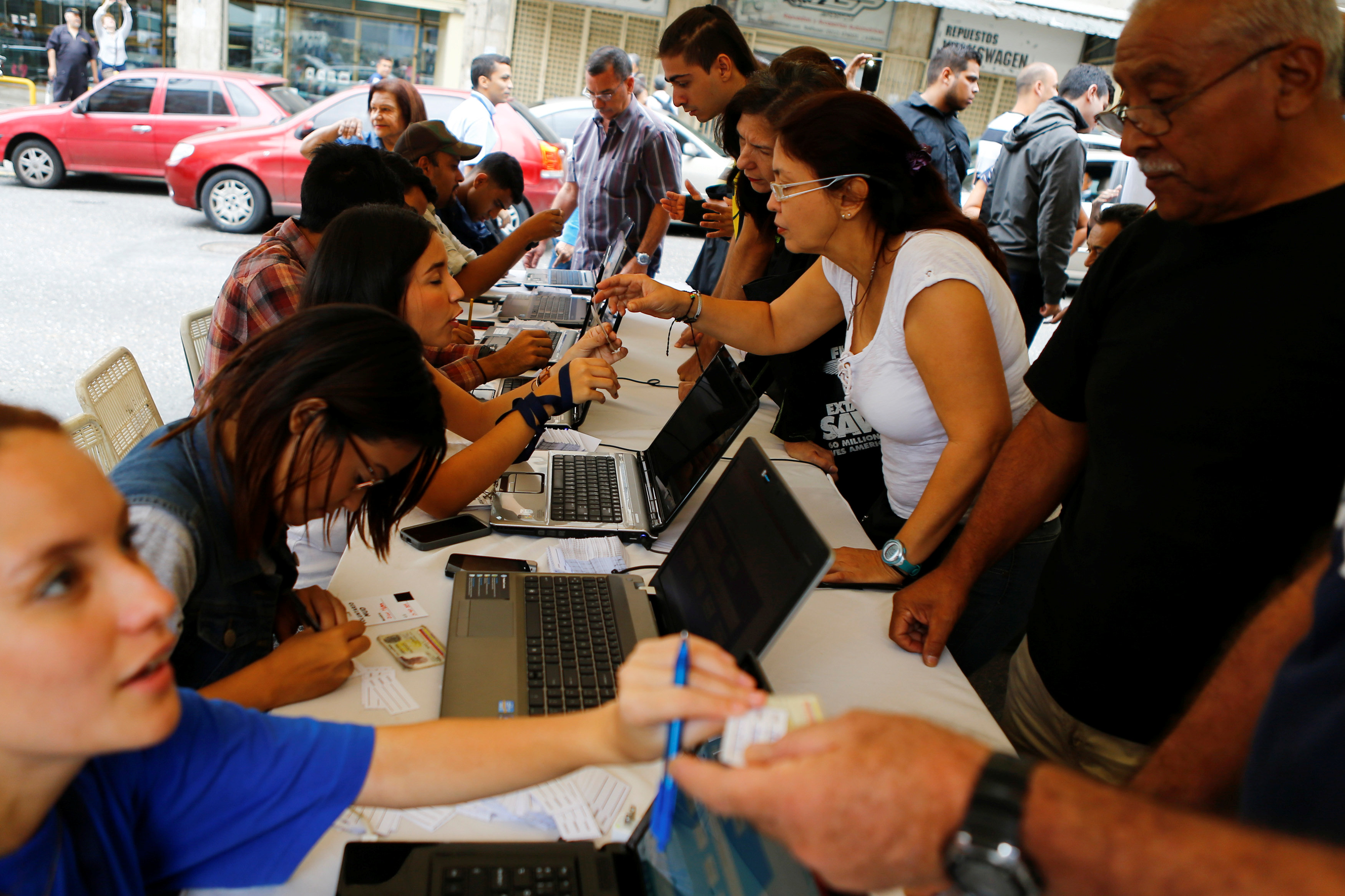 Contra vientos y mareas: 236.386 firmas validadas para el Revocatorio