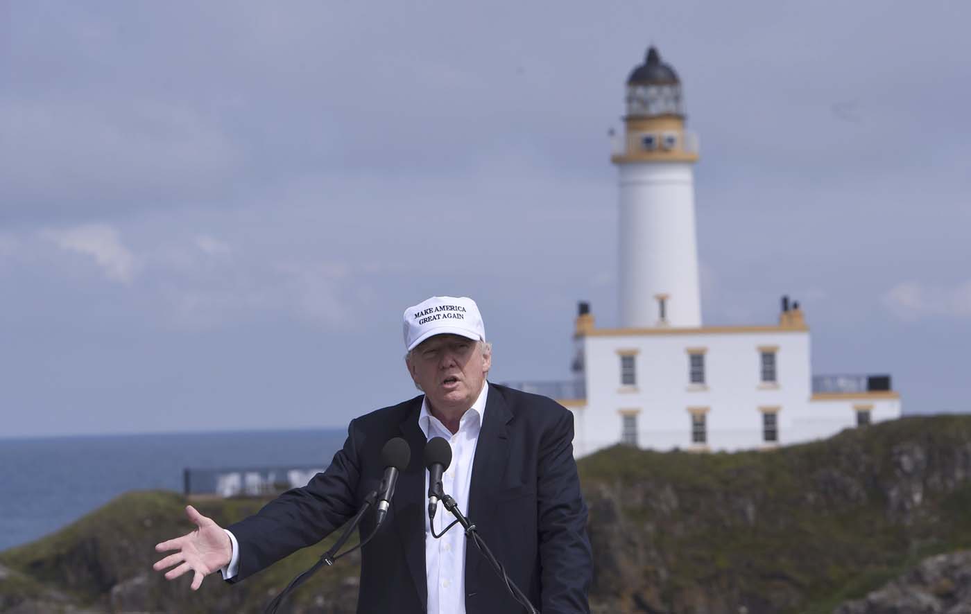 Trump celebra en Escocia el Brexit y augura que se extenderá a otros países