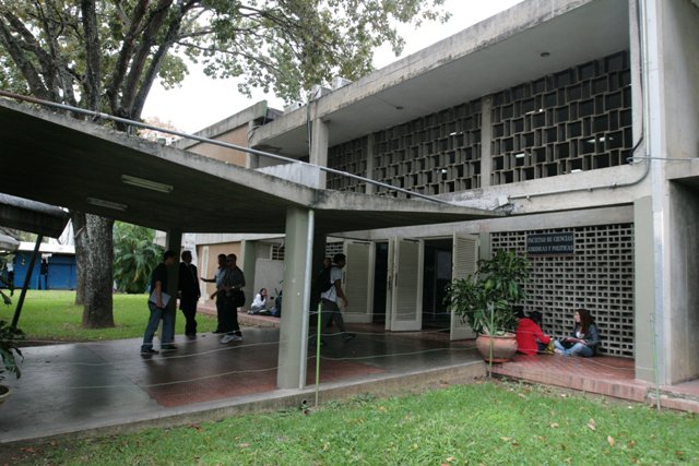 Facultad de Derecho de la UCV fija posición sobre conducta del CNE y TSJ