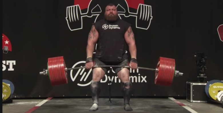 “La Bestia”, Eddie Hall levantó 500 kilos y las venas de su cabeza “explotaron” (VIDEO)