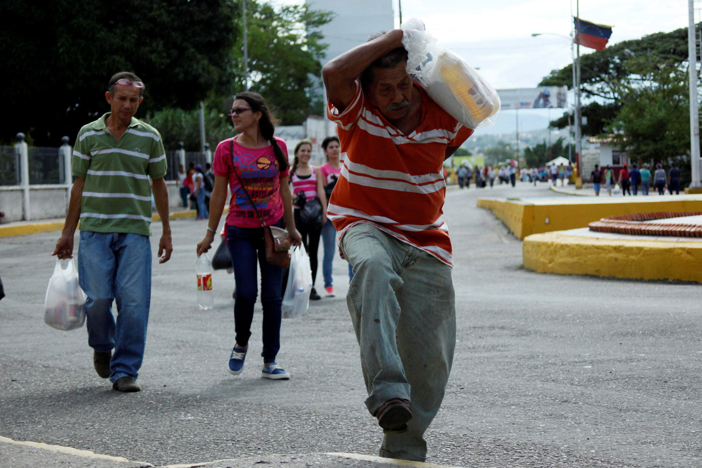 Venezolanos que fueron a Cúcuta a comprar productos básicos regresaron sin problemas