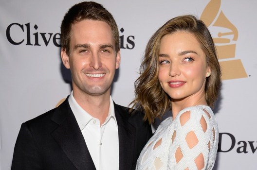 miranda-kerr-couples-up-with-snapchat-ceo-evan-spiegel-social1