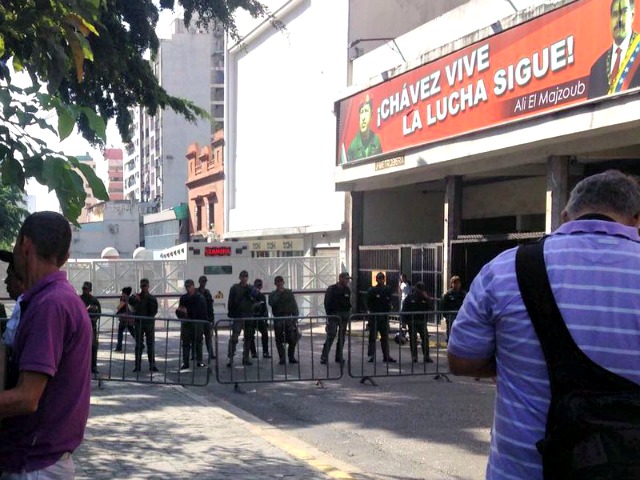 Cerrados los accesos al Palacio de Justicia