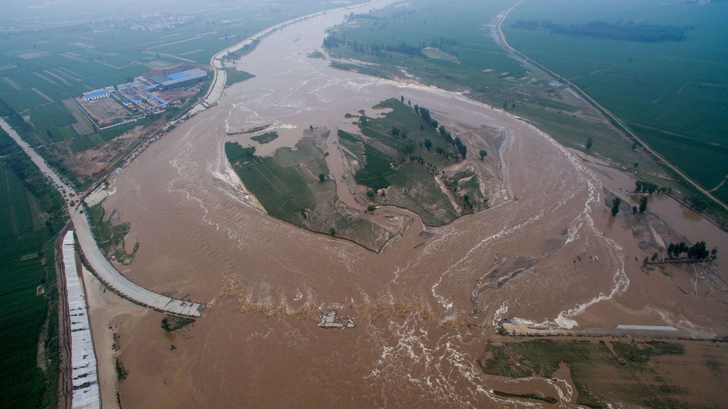Fuertes lluvias dejan al menos 87 muertos y miles de evacuados en China