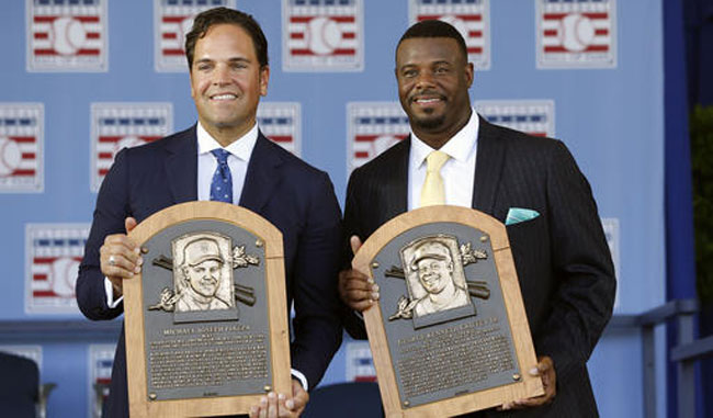 Ken Griffey Jr. y Mike Piazza logran ser exaltados al Salón de la Fama