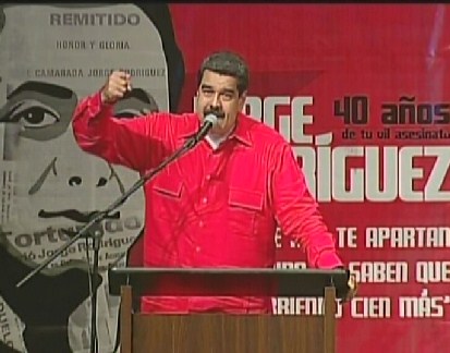 Así le respondieron a Nicolás cuando preguntó si alguien duda que el socialismo nos sacará de la crisis (Video)