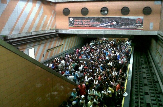 Achacan a falta de planificación y mantenimiento los retrasos en el Metro