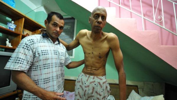 Opositor cubano Fariñas, hospitalizado tras una semana en huelga de hambre