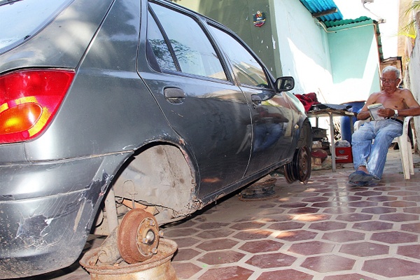 Vecinos angustiados en Zulia por robos en las urbanizaciones