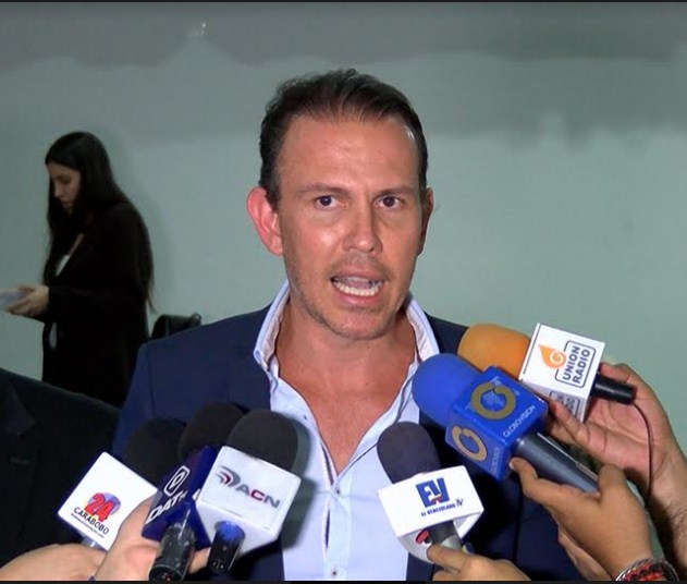 Diputado Carlos Lozano denunció escasez de insumos en la Maternidad del Sur