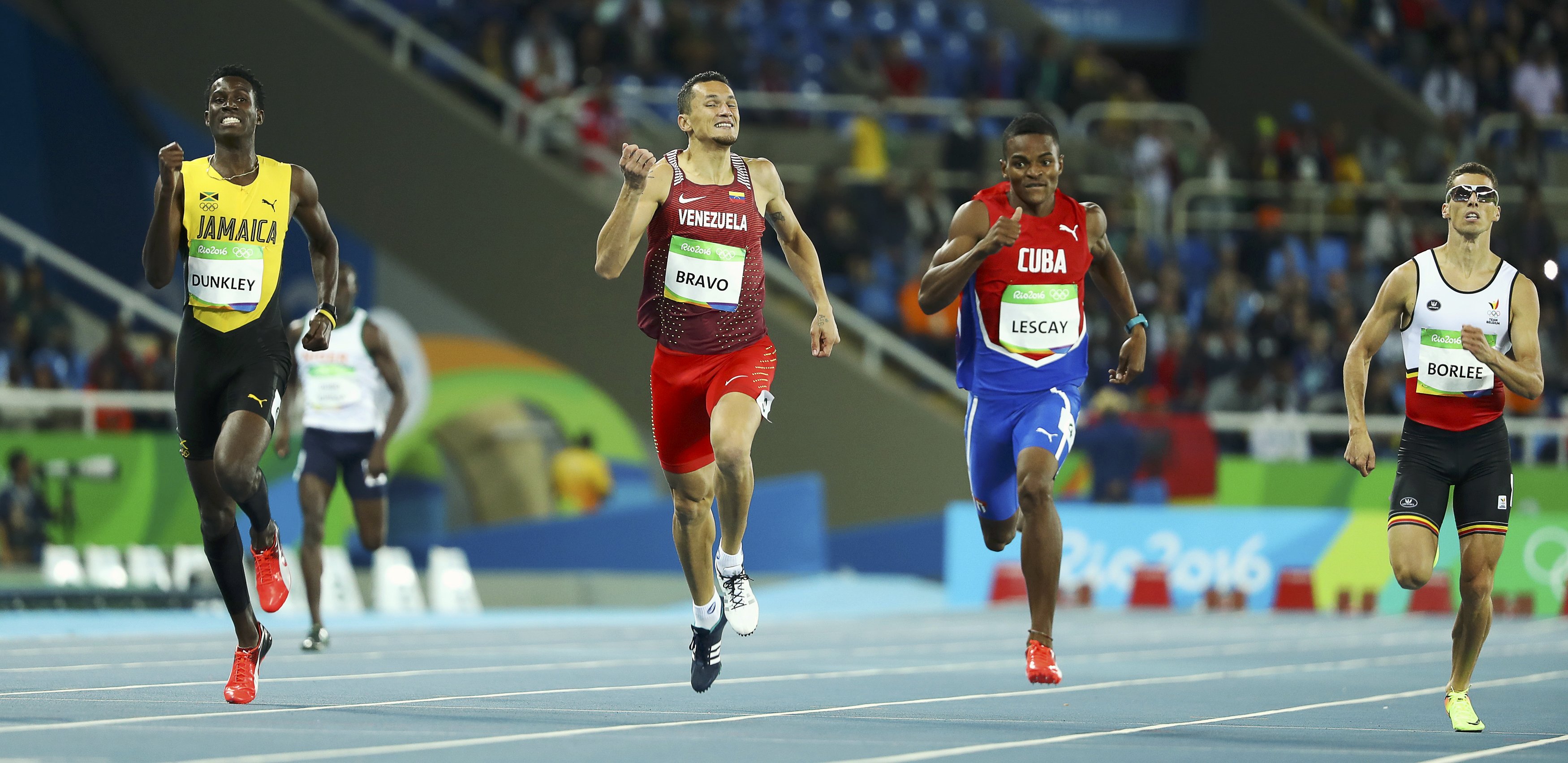 El venezolano Albert Bravo culminó en el puesto 35 de los 400 metros planos