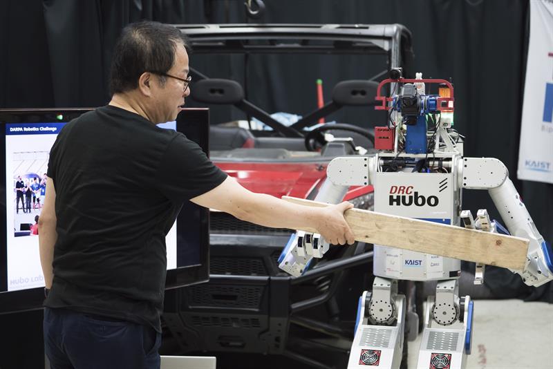 Hubo, el robot que salvará vidas humanas