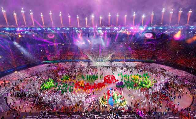 2016 Rio Olympics - Closing ceremony - Maracana - Rio de Janeiro, Brazil - 21/08/2016. Performers take part in the closing ceremony. REUTERS/Fabrizio Bensch FOR EDITORIAL USE ONLY. NOT FOR SALE FOR MARKETING OR ADVERTISING CAMPAIGNS.