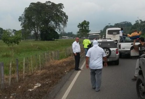 Oficialistas generan tranca para impedir asamblea unitaria de Ramos Allup en Coloncito (Fotos)