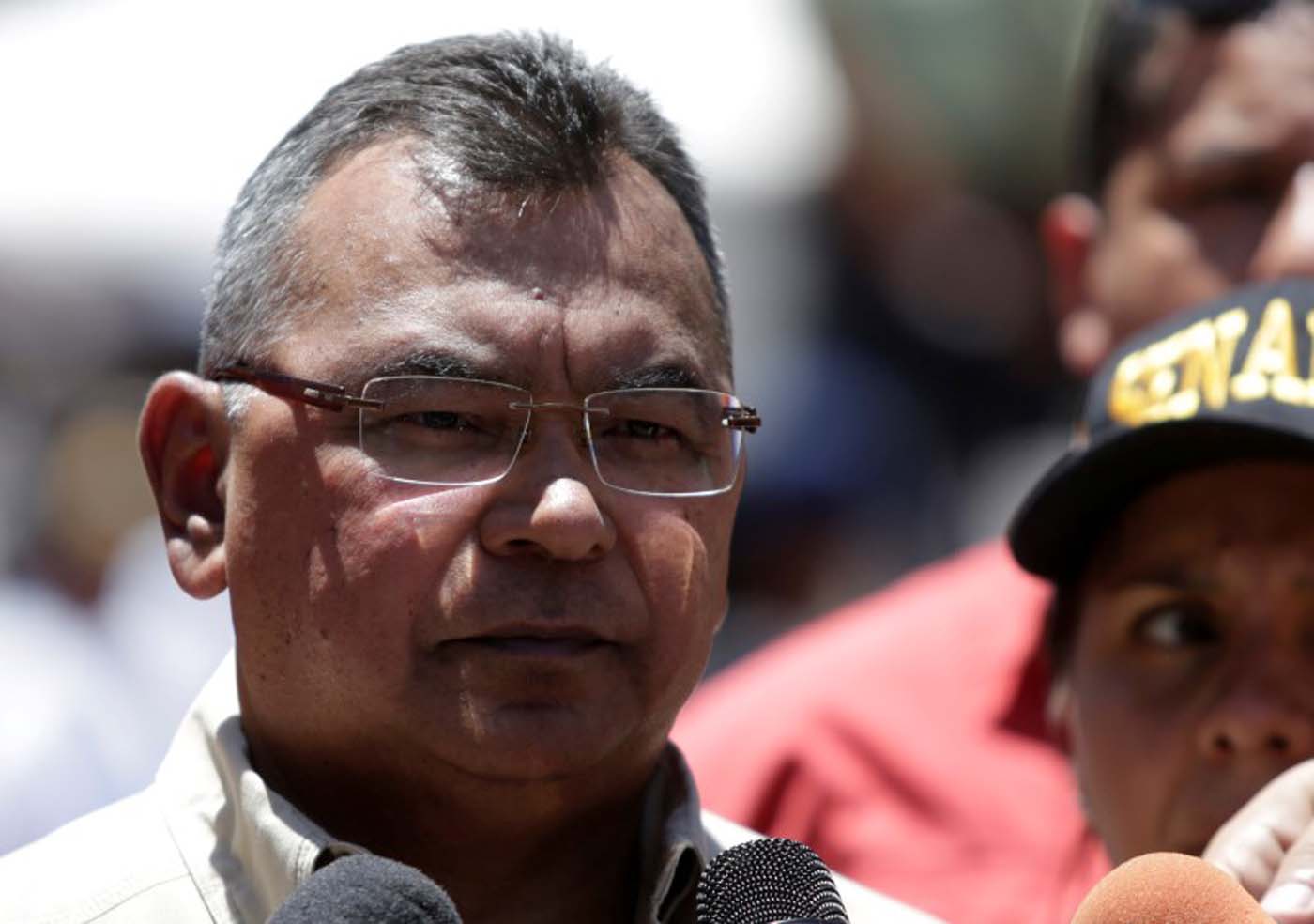 Enrique Ochoa denuncia ante el MP a Reverol y González López por los hechos en el 23E