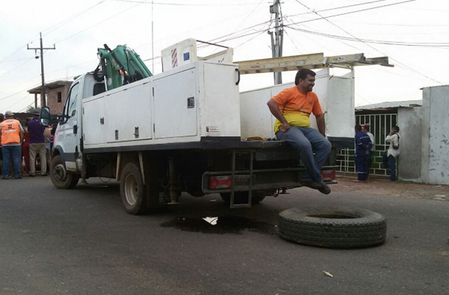 Retienen un camión de Corpoelec para exigir electricidad en La Concepción