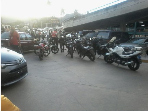 Abatido delincuente durante tiroteo en estacionamiento del Sambil Valencia