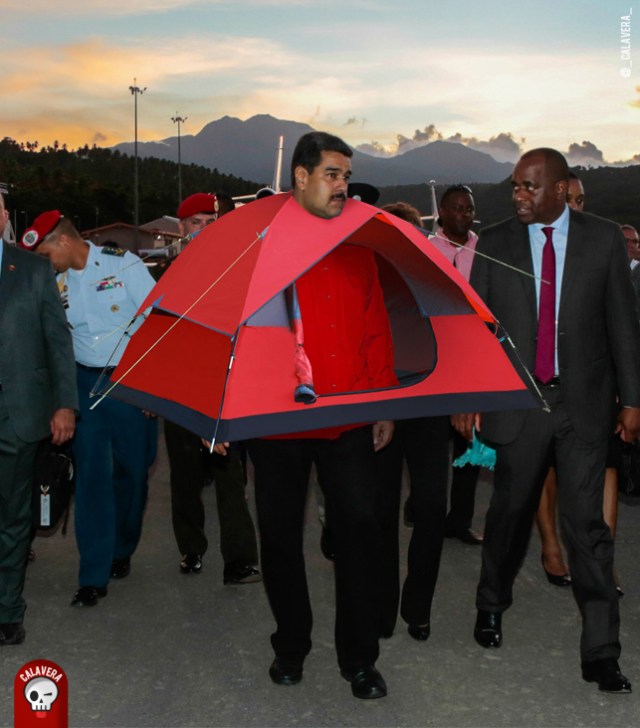 NICOLçS MADURO HACE ENTREGA DE 300 CASAS A DOMINICA PARA PALIAR EFECTOS ERIKA