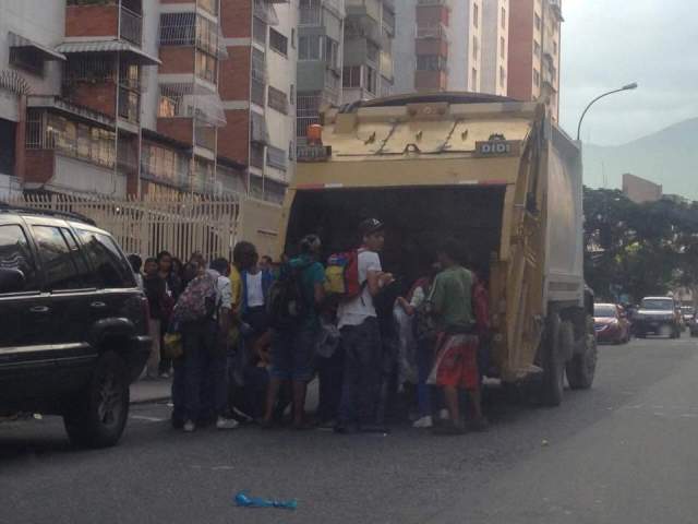 Venezolanos-comiendo-desechos (13)