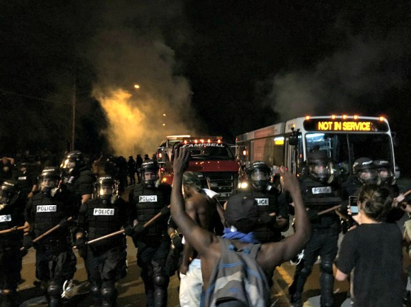 Policía de Charlotte arresta a presunto asesino de manifestante negro