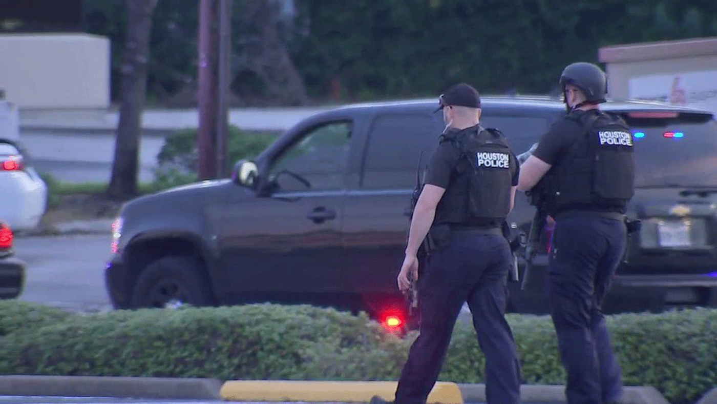 Varios heridos en tiroteo en centro comercial de Houston