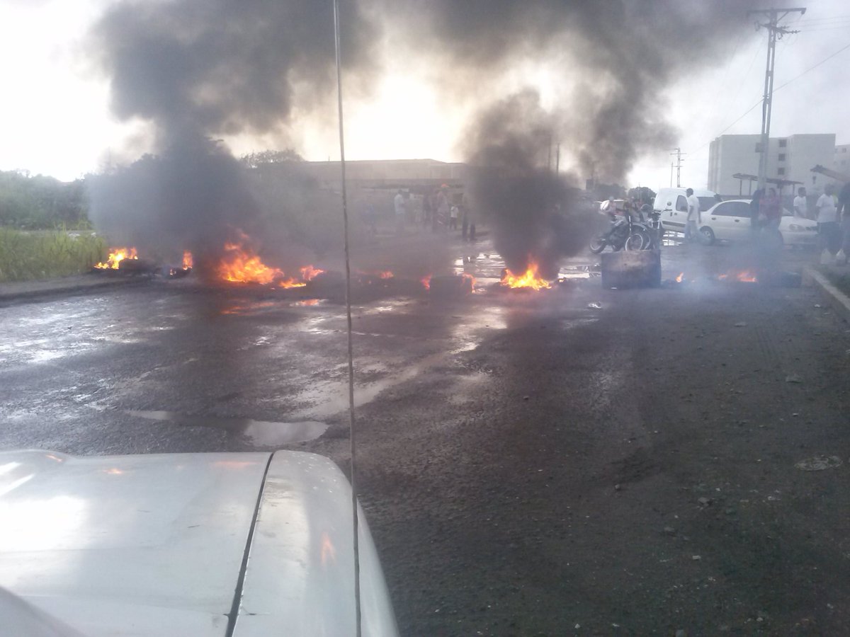 Reportan protesta en Los Guayos este #27Sep