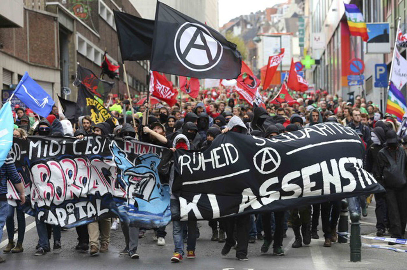 Miles de manifestantes protestan en Bélgica contra medidas económicas del gobierno