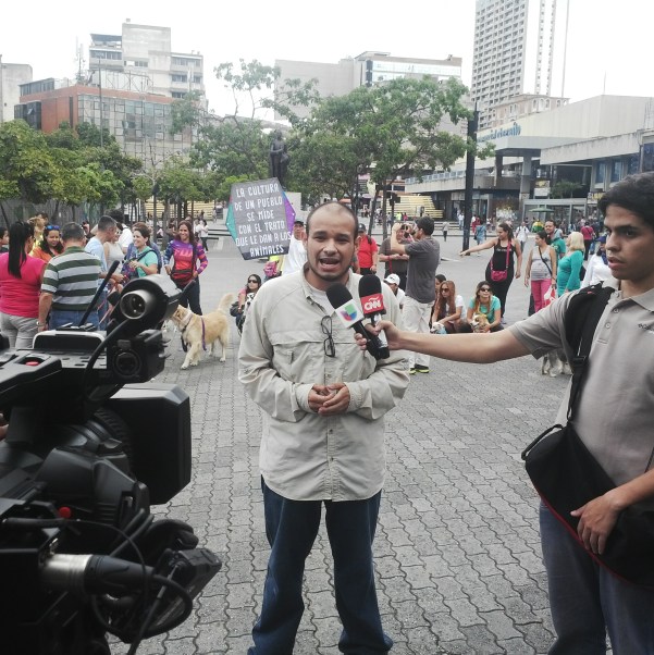 Caraqueños  mascotas escasez protesta1