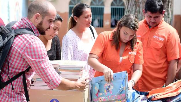 ENTREGA DE UTILES ESCOLARES FUNDACION LA MEJOR ZULIA 3