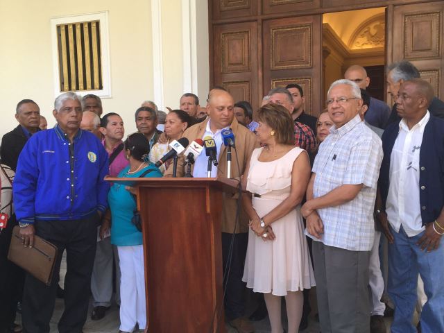 Gremio de sindicalistas venezolanos muestran su respaldo a la Asamblea Nacional