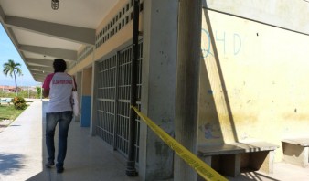 Evalúan demanda tras muerte de niña por desprendimiento de viga en escuela