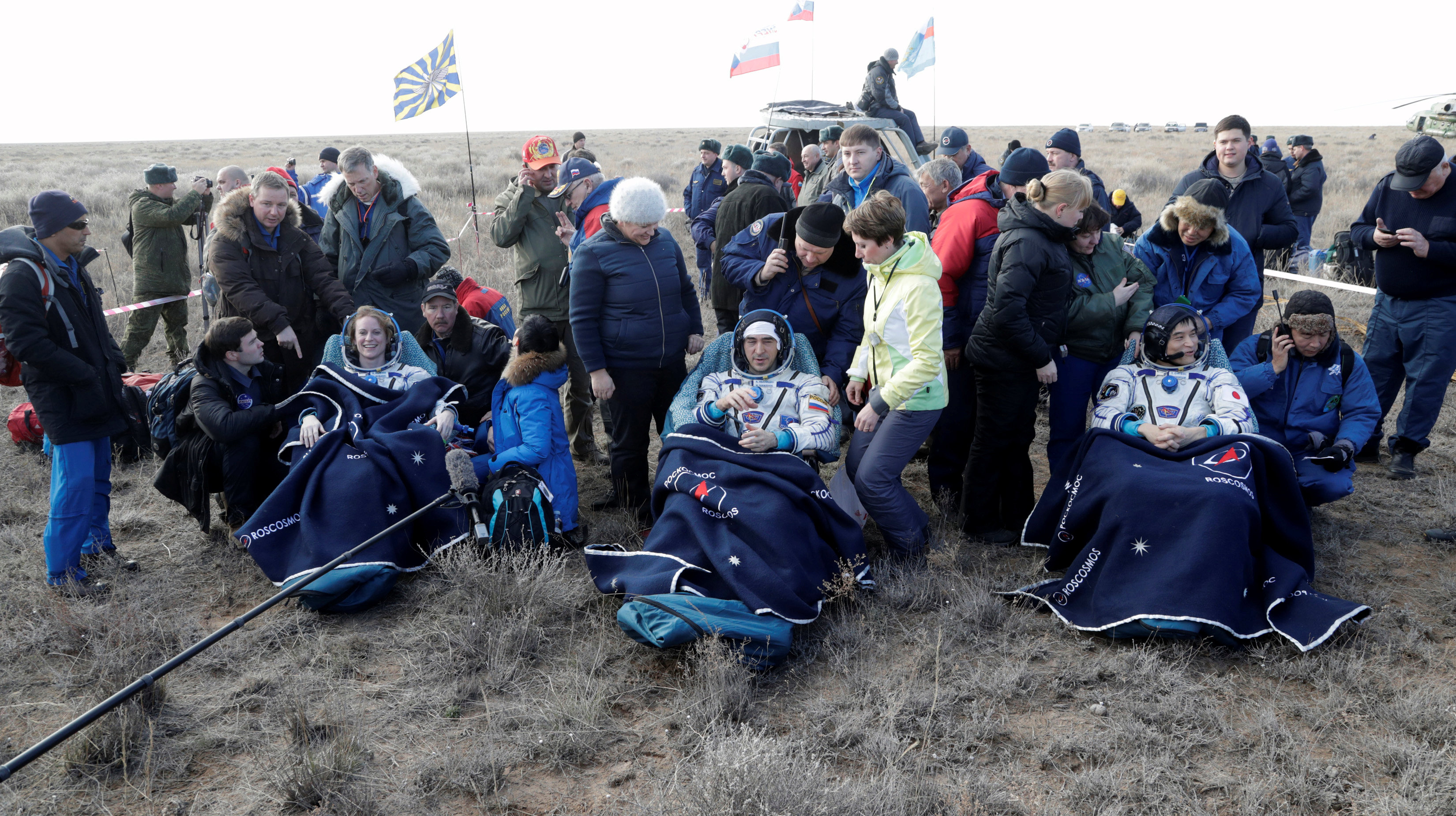 Astronautas de EEUU, Rusia y Japón vuelven de la Estación Espacial Internacional