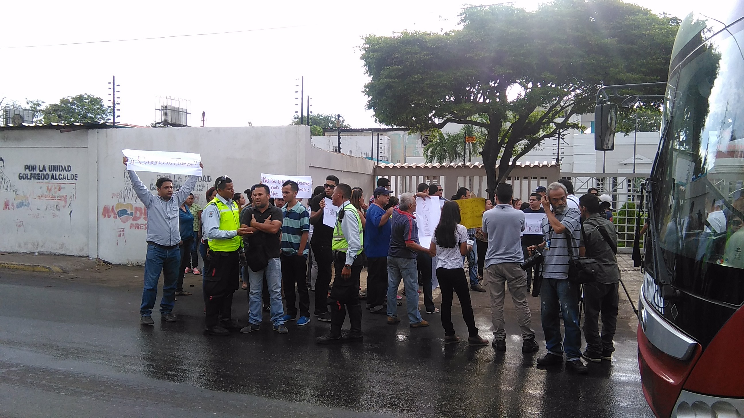 Familiares de estudiante asesinada en Zulia piden cierre del colegio