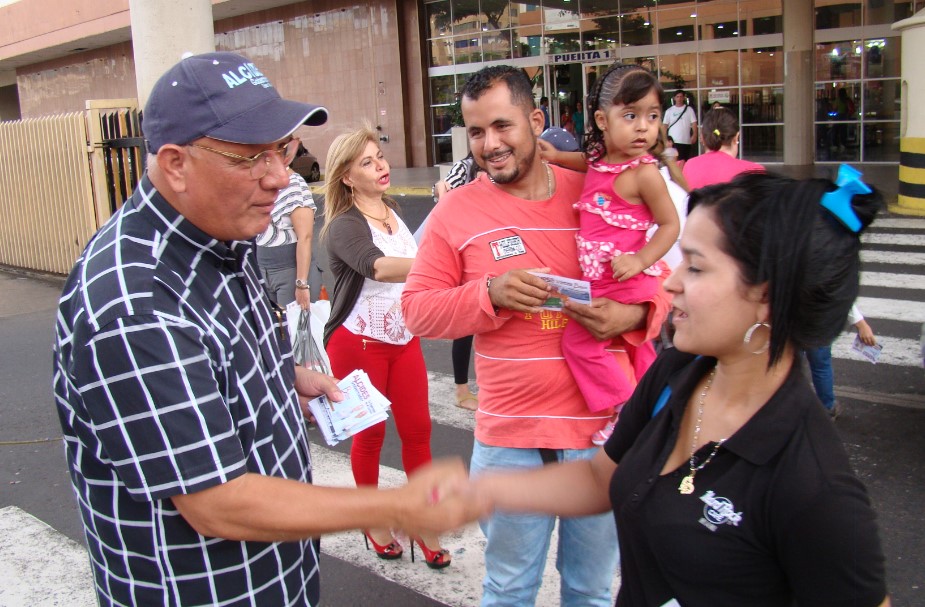 Alcides Padilla: Gobierno clama a Dios Rogando y con el Mazodando