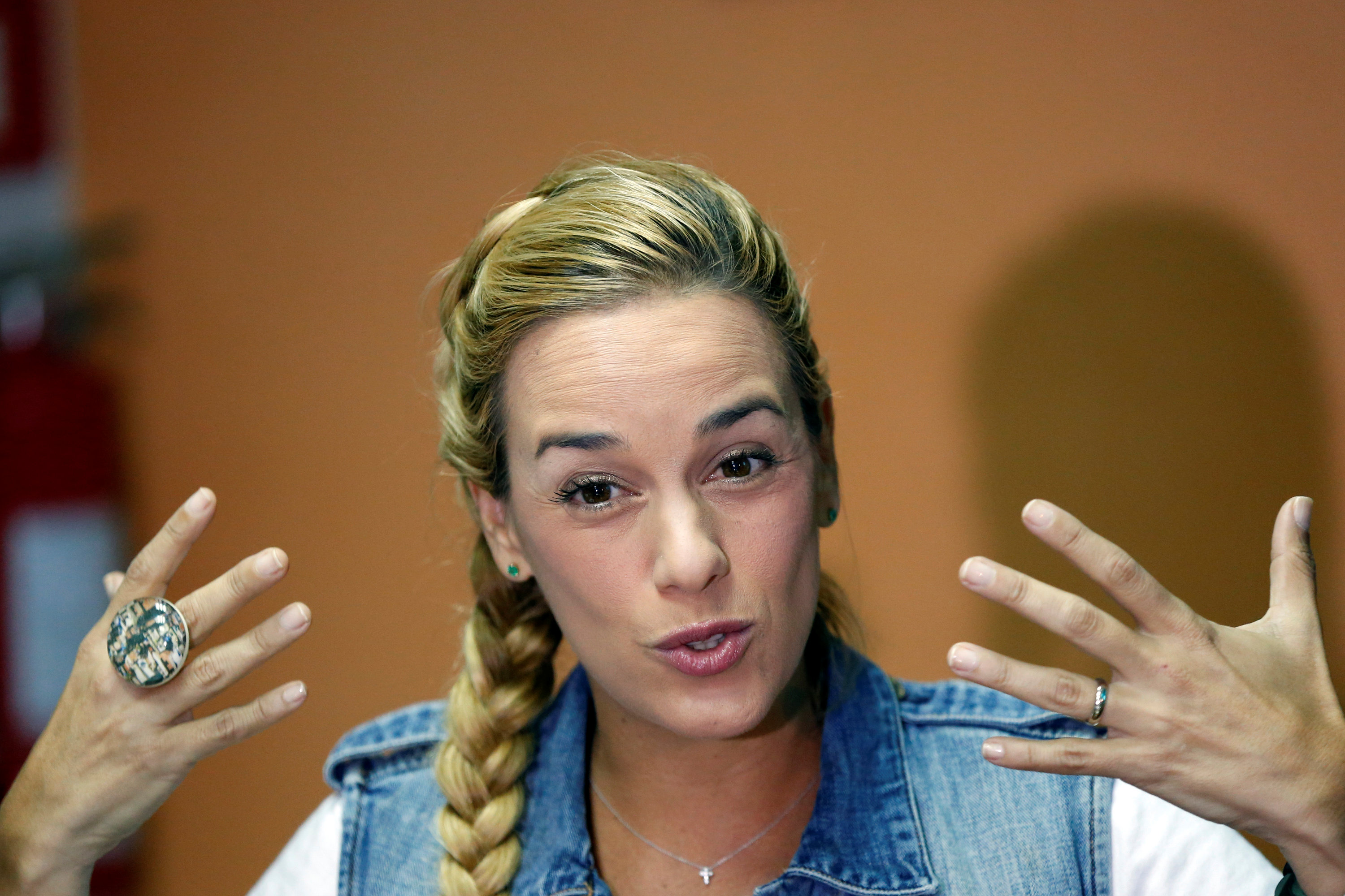 Lilian Tintori: Pese a las torturas Leopoldo continúa firme y en desobediencia cívica por Venezuela