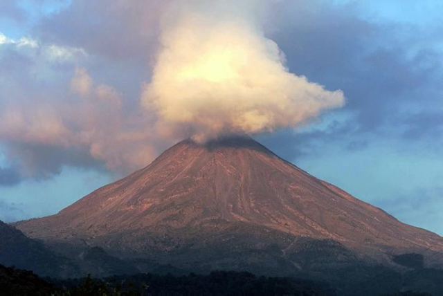 El volcán de Fuego en Guatemala registra entre 3 y 4 explosiones por hora