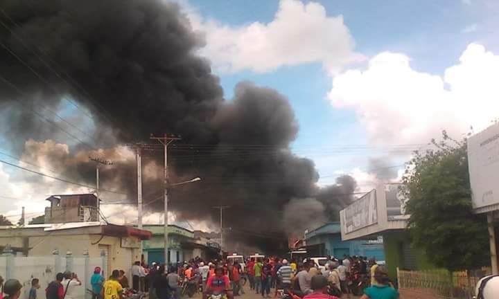 Falla eléctrica causó incendio en establecimiento comercial en Portuguesa (fotos)