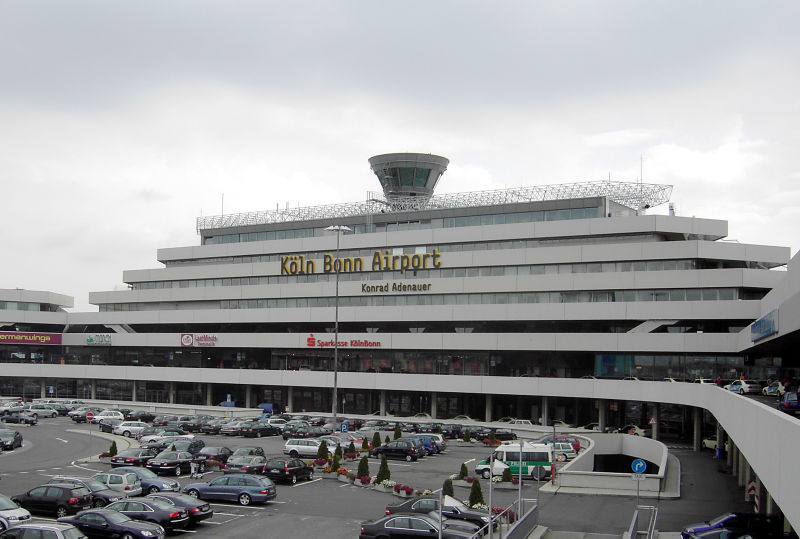 Asfixió a su hijo recién nacido en un aeropuerto de Alemania