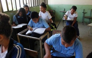 Colegios privados rechazan el nuevo currículo educativo