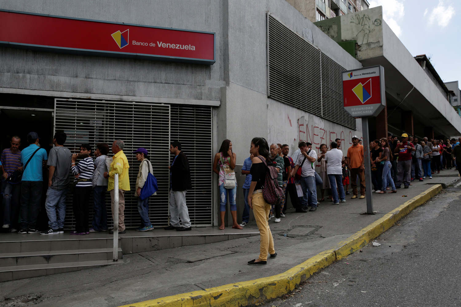 Bancos trabajan hasta el Miércoles Santo