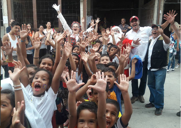 Luis Somaza: Desde Voluntad Popular Baruta llevamos alegría a los más pequeños de la casa