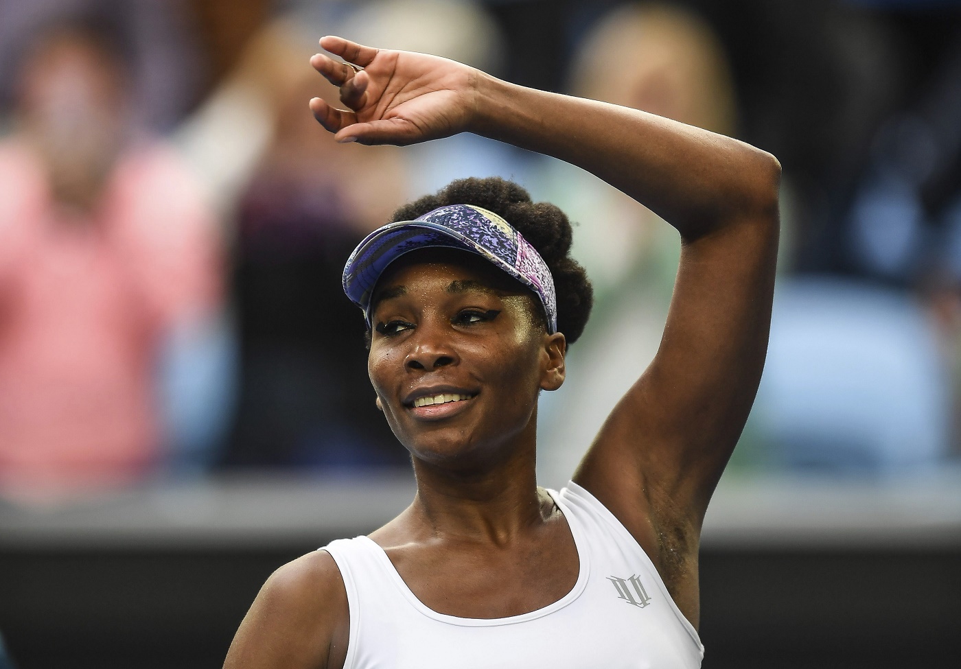 Venus Williams aprieta y también pasa a octavos de final en el Abierto de Australia