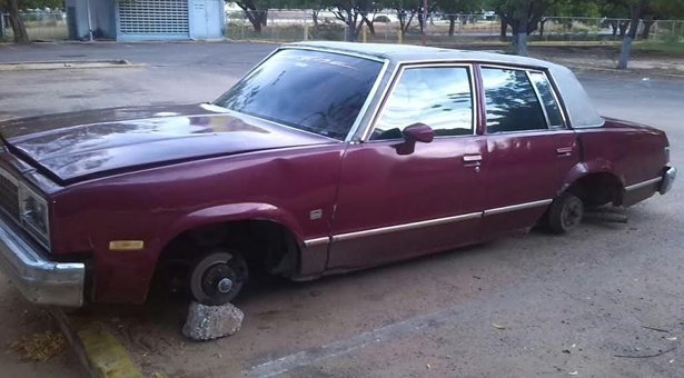 Desvalijaron los carros de cuatro médicos del Hospital Universitario de Maracaibo