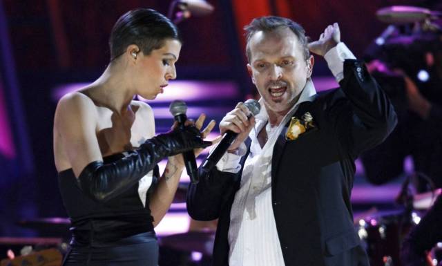 Miguel Bosé y Bimba Bosé en los Premios Grammy Latino 2007, en Las Vegas (EE UU)