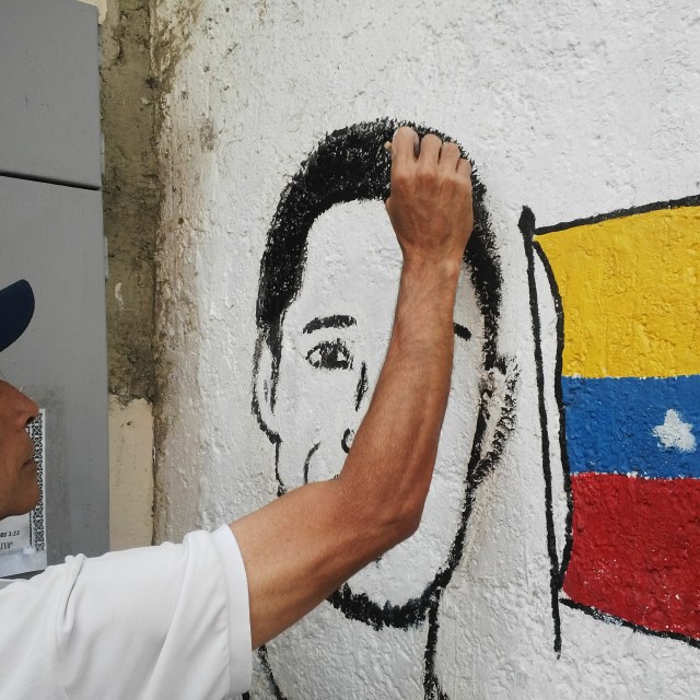 Caraqueños rinden homenajes a la jovenes del 12f 2014 (9)