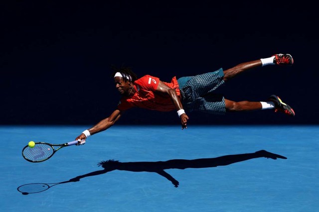 El segundo premio en la categoría 'Deporte'. El tenista francés Gael Monfils durante el partido con el ruso Andréi Kuznetsov en el Abierto de Australia 2016.