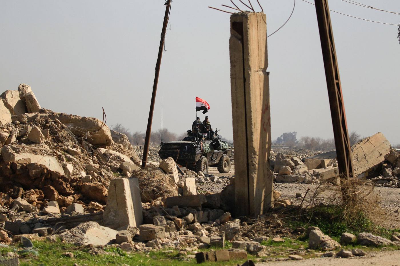 Las fuerzas iraquíes entran en el aeropuerto de Mosul