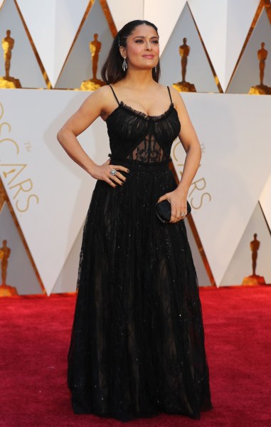 89th Academy Awards - Oscars Red Carpet Arrivals - Hollywood, California, U.S. - 26/02/17 - Salma Hayek poses on the red carpet. REUTERS/Mike Blake